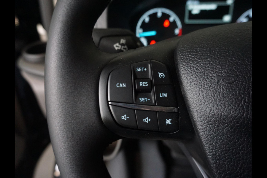 Ford Transit Custom 300 L2H1 Trend Dubbele Cabine Automaat Airco Navigatie Cruise control Camera Parkeersensoren Ford Transit Custom 300 L2H1 Trend Dubbele Cabine Automaat Airco Navigatie Cruise control Camera Parkeersensoren