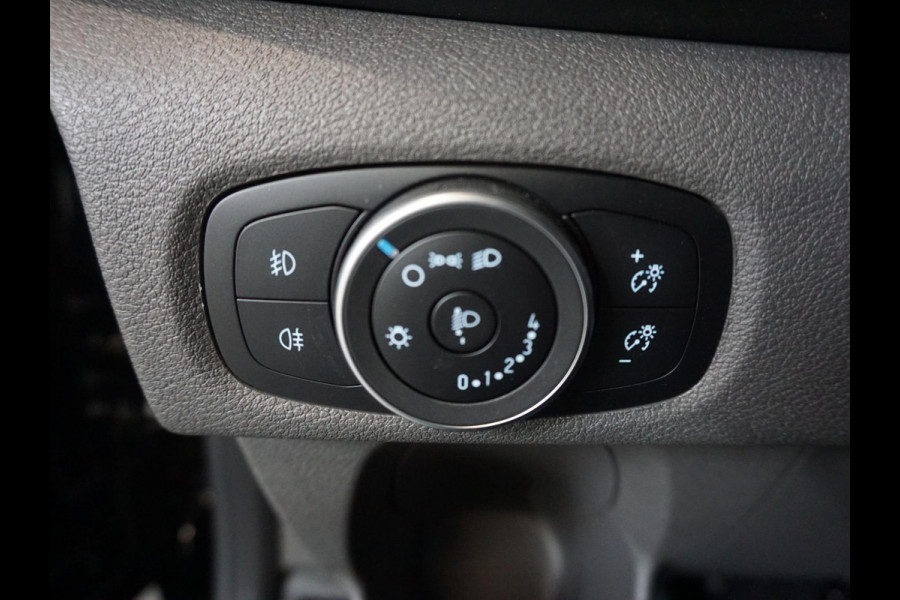 Ford Transit Custom 300 L2H1 Trend Dubbele Cabine Automaat Airco Navigatie Cruise control Camera Parkeersensoren Ford Transit Custom 300 L2H1 Trend Dubbele Cabine Automaat Airco Navigatie Cruise control Camera Parkeersensoren