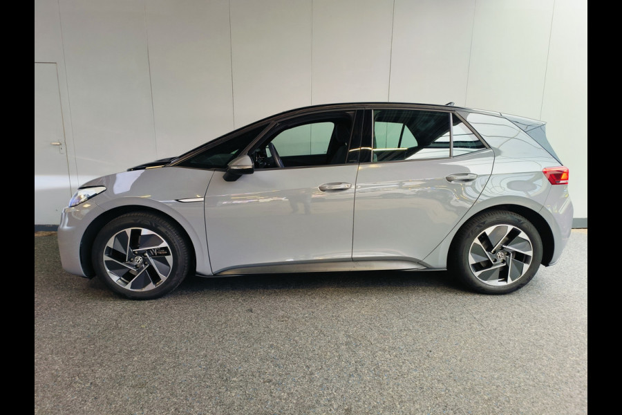 Volkswagen ID.3 Pure 45 kWh uit 2022 Rijklaar + 12 maanden Bovag-garantie Henk Jongen Auto's in Helmond,  al 50 jaar service zoals 't hoort!