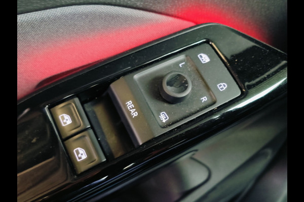 Volkswagen ID.3 Pure 45 kWh uit 2022 Rijklaar + 12 maanden Bovag-garantie Henk Jongen Auto's in Helmond,  al 50 jaar service zoals 't hoort!