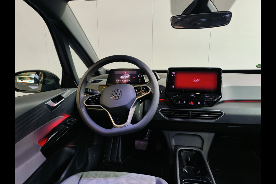 Volkswagen ID.3 Pure 45 kWh uit 2022 Rijklaar + 12 maanden Bovag-garantie Henk Jongen Auto's in Helmond,  al 50 jaar service zoals 't hoort!