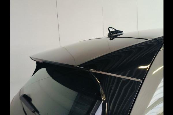 Volkswagen ID.3 Pure 45 kWh uit 2022 Rijklaar + 12 maanden Bovag-garantie Henk Jongen Auto's in Helmond,  al 50 jaar service zoals 't hoort!