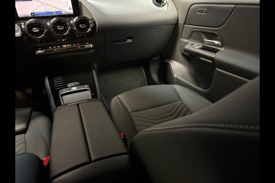 Mercedes-Benz B-Klasse 180 Star Edition Luxury Line trekhaak +winterset 24 m garantie