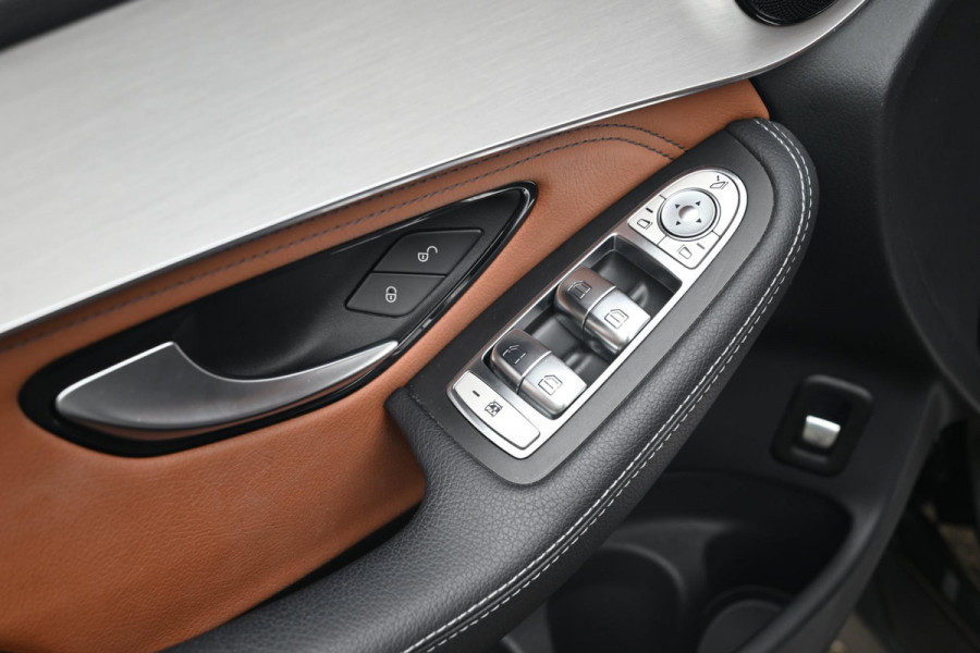 Mercedes-Benz GLC Coupé 350e 4MATIC Premium 320 PK AMG Luchtvering 360 Camera Keyless 19''