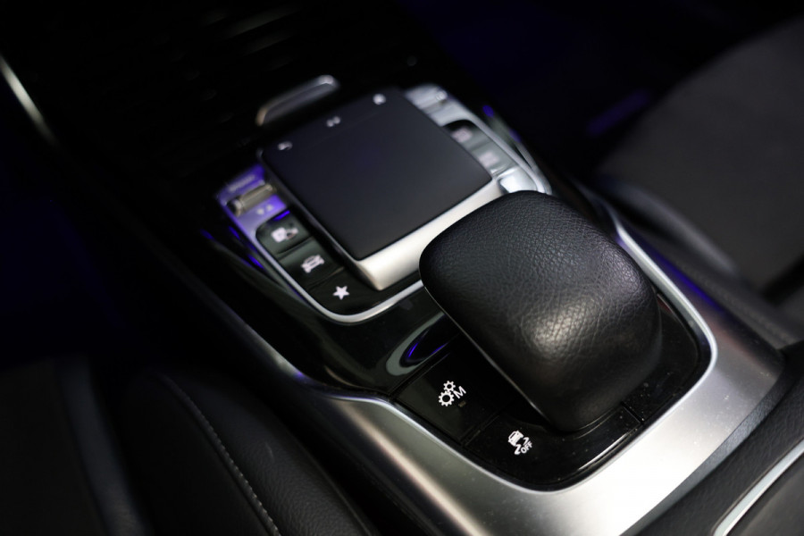 Mercedes-Benz A-Klasse AMG 35 4MATIC Premium BURMESTER PANO KUIPST ''19