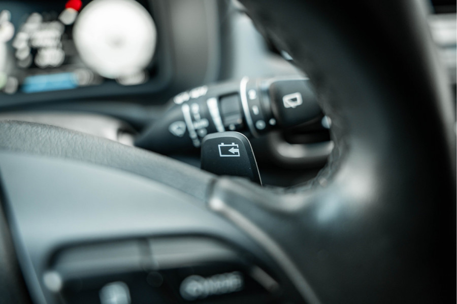 Hyundai Kona EV Premium 64 kWh