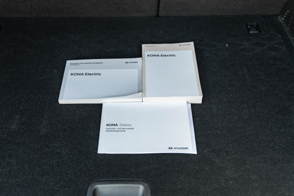 Hyundai Kona EV Premium 64 kWh