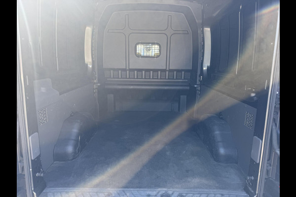 Ford Transit 350 2.0 TDCI L3H2 DC Trend | 6-zits | 170pk |  Dubbele Cabine  | Navigatie | Camera | Trekhaak | Stoelverwarming | Armsteun Ford Transit 350 2.0 TDCI L3H2 DC Trend | 6-zits | 170pk |  Dubbele Cabine  | Navigatie | Camera | Trekhaak | Stoelverwarming | Armsteun