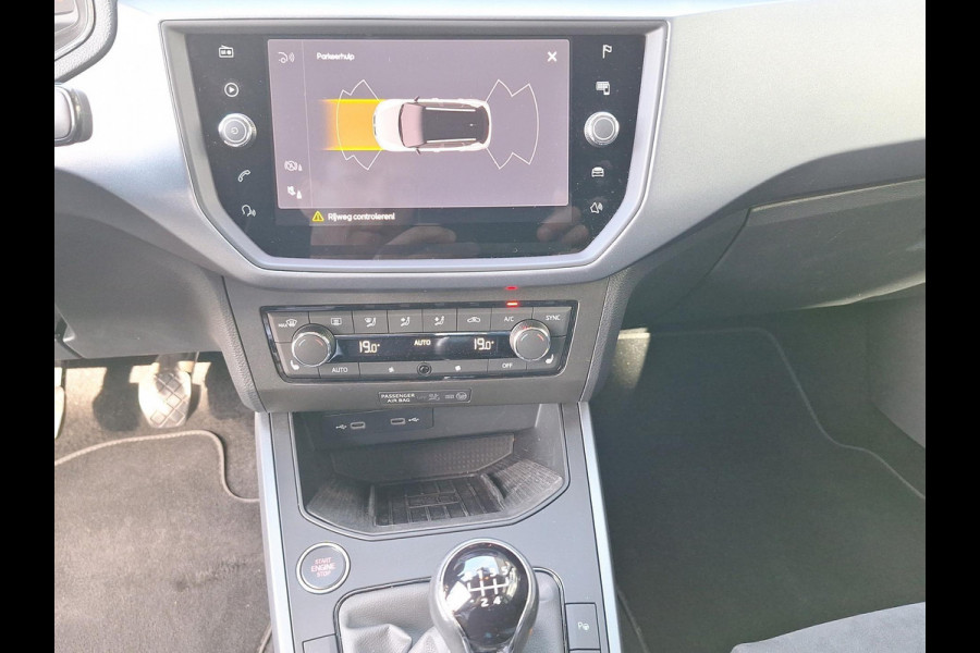 Seat Arona 1.0 TSI Style Business Intense Plus Incl. Achteruitrijcamera | Stoelverwarming | Afneembare Trekhaak