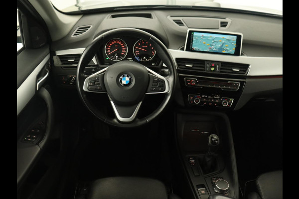 BMW X1 sDrive18i High Executive | Leder | Trekhaak | Harman/Kardon | Stoelverwarming | Head-Up | Full LED | Navigatie | Parkeerhulp | Climate control | Bluetooth
