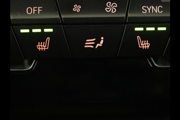 BMW X1 sDrive18i High Executive | Leder | Trekhaak | Harman/Kardon | Stoelverwarming | Head-Up | Full LED | Navigatie | Parkeerhulp | Climate control | Bluetooth