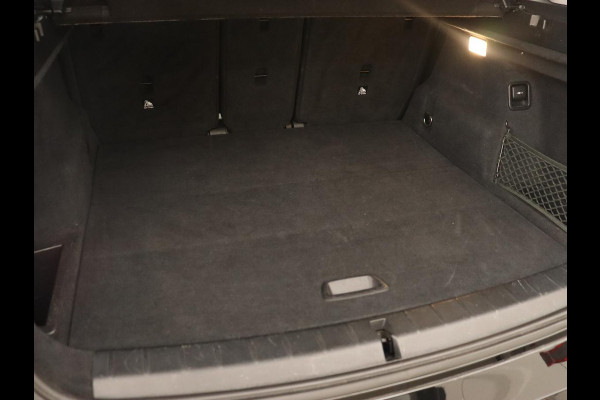 BMW X1 sDrive18i High Executive | Leder | Trekhaak | Harman/Kardon | Stoelverwarming | Head-Up | Full LED | Navigatie | Parkeerhulp | Climate control | Bluetooth