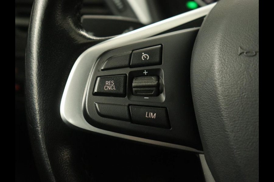 BMW X1 sDrive18i High Executive | Leder | Trekhaak | Harman/Kardon | Stoelverwarming | Head-Up | Full LED | Navigatie | Parkeerhulp | Climate control | Bluetooth