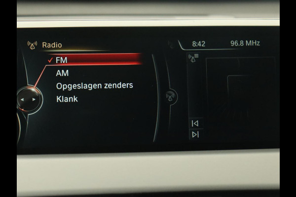 BMW X1 sDrive18i High Executive | Leder | Trekhaak | Harman/Kardon | Stoelverwarming | Head-Up | Full LED | Navigatie | Parkeerhulp | Climate control | Bluetooth