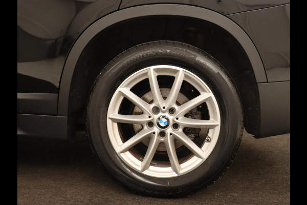 BMW X1 sDrive18i High Executive | Leder | Trekhaak | Harman/Kardon | Stoelverwarming | Head-Up | Full LED | Navigatie | Parkeerhulp | Climate control | Bluetooth