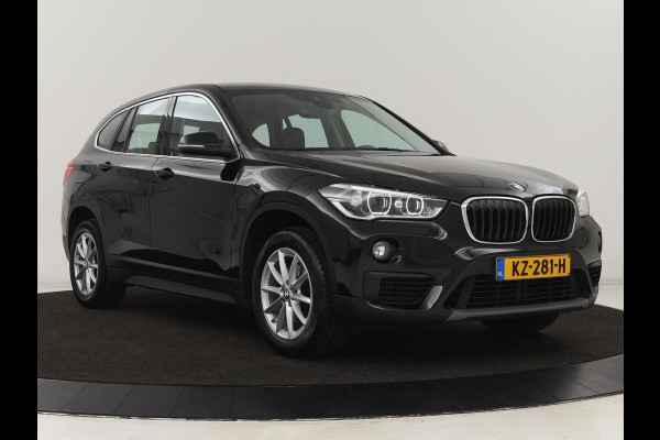 BMW X1 sDrive18i High Executive | Leder | Trekhaak | Harman/Kardon | Stoelverwarming | Head-Up | Full LED | Navigatie | Parkeerhulp | Climate control | Bluetooth