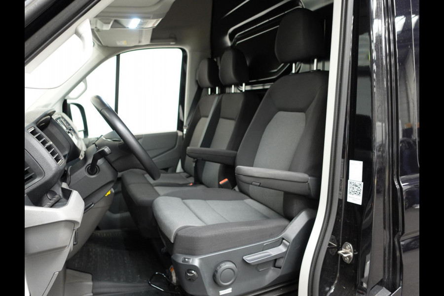 Volkswagen Crafter 177pk Automaat L3H3 L2H2 Highline Airco App-connect ACC Camera Trekhaak