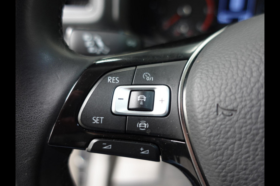 Volkswagen Crafter 177pk Automaat L3H3 L2H2 Highline Airco App-connect ACC Camera Trekhaak