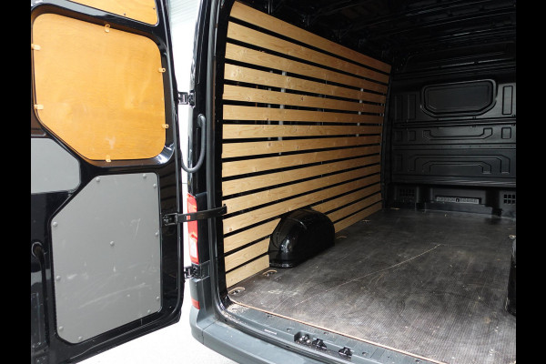 Volkswagen Crafter 177pk Automaat L3H3 L2H2 Highline Airco App-connect ACC Camera Trekhaak