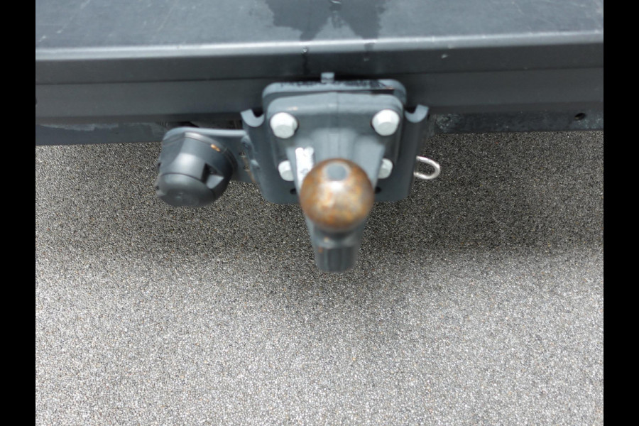 Volkswagen Crafter 177pk Automaat L3H3 L2H2 Highline Airco App-connect ACC Camera Trekhaak