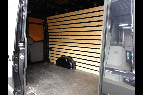 Volkswagen Crafter 177pk Automaat L3H3 L2H2 Highline Airco App-connect ACC Camera Trekhaak
