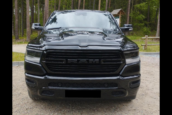 Dodge Ram Ram 1500 Larami Black Edition 5.7 V8 4x4 Crew Cab LPG onderbouw