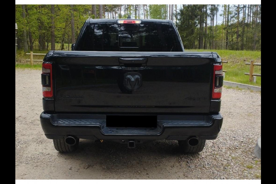 Dodge Ram Ram 1500 Larami Black Edition 5.7 V8 4x4 Crew Cab LPG onderbouw