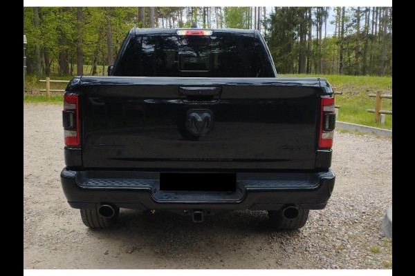 Dodge Ram Ram 1500 Larami Black Edition 5.7 V8 4x4 Crew Cab LPG onderbouw