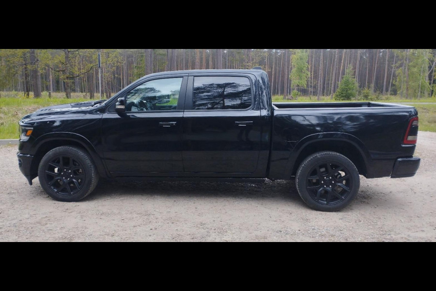 Dodge Ram Ram 1500 Larami Black Edition 5.7 V8 4x4 Crew Cab LPG onderbouw