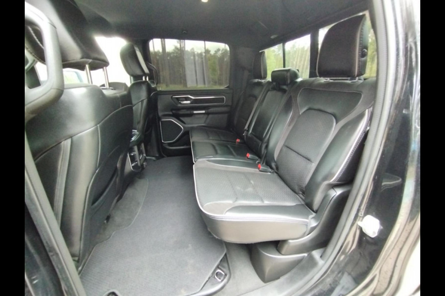 Dodge Ram Ram 1500 Larami Black Edition 5.7 V8 4x4 Crew Cab LPG onderbouw