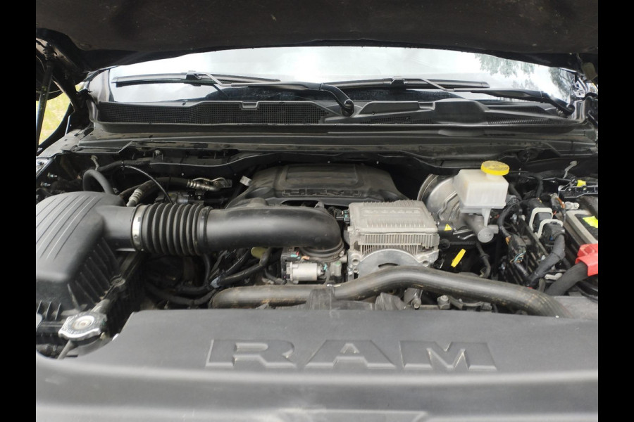 Dodge Ram Ram 1500 Larami Black Edition 5.7 V8 4x4 Crew Cab LPG onderbouw