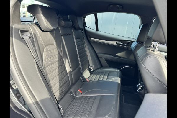 Alfa Romeo Stelvio 2.0T AWD 200pk Super│Veloce interieur│18'' velgen│PDC│Camera│Stoel-stuur verwarmbaar | Trekhaak