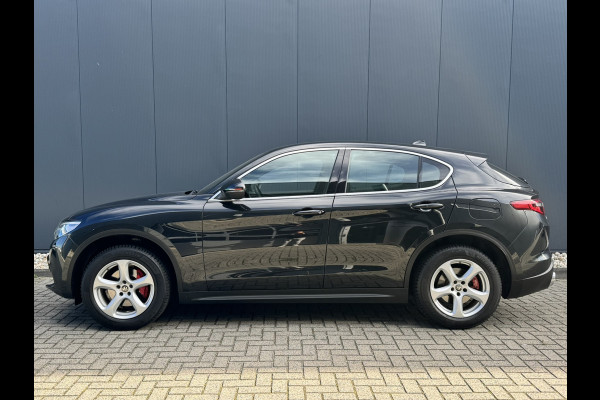 Alfa Romeo Stelvio 2.0T AWD 200pk Super│Veloce interieur│18'' velgen│PDC│Camera│Stoel-stuur verwarmbaar | Trekhaak