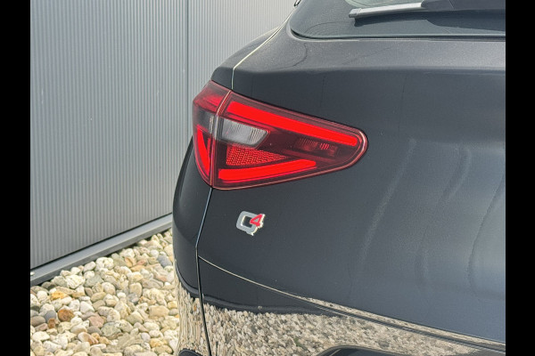 Alfa Romeo Stelvio 2.0T AWD 200pk Super│Veloce interieur│18'' velgen│PDC│Camera│Stoel-stuur verwarmbaar | Trekhaak