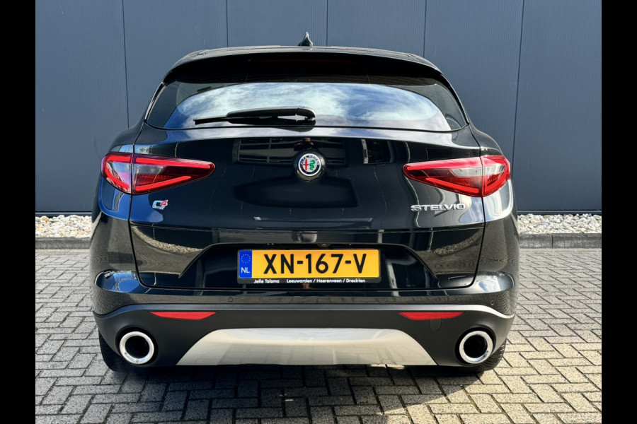 Alfa Romeo Stelvio 2.0T AWD 200pk Super│Veloce interieur│18'' velgen│PDC│Camera│Stoel-stuur verwarmbaar | Trekhaak