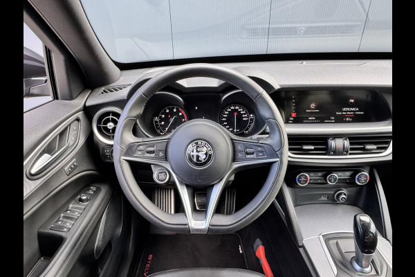 Alfa Romeo Stelvio 2.0T AWD 200pk Super│Veloce interieur│18'' velgen│PDC│Camera│Stoel-stuur verwarmbaar | Trekhaak
