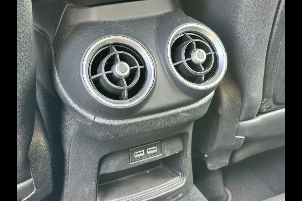Alfa Romeo Stelvio 2.0T AWD 200pk Super│Veloce interieur│18'' velgen│PDC│Camera│Stoel-stuur verwarmbaar | Trekhaak