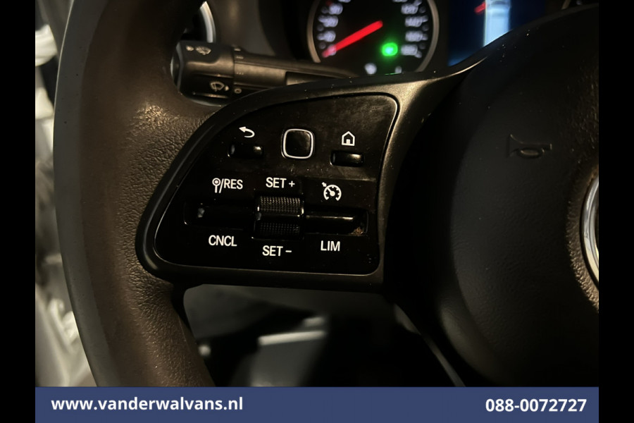 Mercedes-Benz Sprinter 316 CDI 164pk L3H2 Euro6 Airco | Camera | XL Navigatie | Apple Carplay Android Auto, Stoelverwarming, Cruisecontrol, Chauffeursstoel, Parkeersensoren, Bijrijdersbank, 3500kg trekhaak