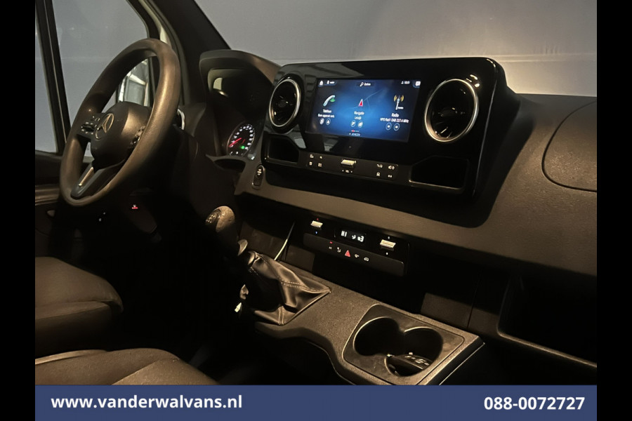 Mercedes-Benz Sprinter 316 CDI 164pk L3H2 Euro6 Airco | Camera | XL Navigatie | Apple Carplay Android Auto, Stoelverwarming, Cruisecontrol, Chauffeursstoel, Parkeersensoren, Bijrijdersbank, 3500kg trekhaak