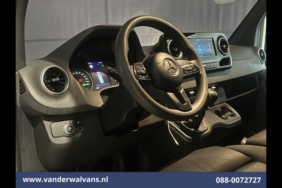 Mercedes-Benz Sprinter 316 CDI 164pk L3H2 Euro6 Airco | Camera | XL Navigatie | Apple Carplay Android Auto, Stoelverwarming, Cruisecontrol, Chauffeursstoel, Parkeersensoren, Bijrijdersbank, 3500kg trekhaak