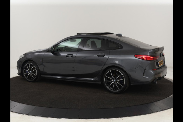 BMW 2 Serie 218i M Sport | Panoramadak | Sportstoelen | Leder | Camera | Carplay | Live Cockpit | Stoelverwarming | Getint glas | Navigatie | Climate control | Full LED