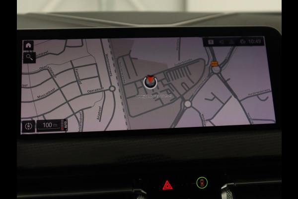 BMW 2 Serie 218i M Sport | Panoramadak | Sportstoelen | Leder | Camera | Carplay | Live Cockpit | Stoelverwarming | Getint glas | Navigatie | Climate control | Full LED