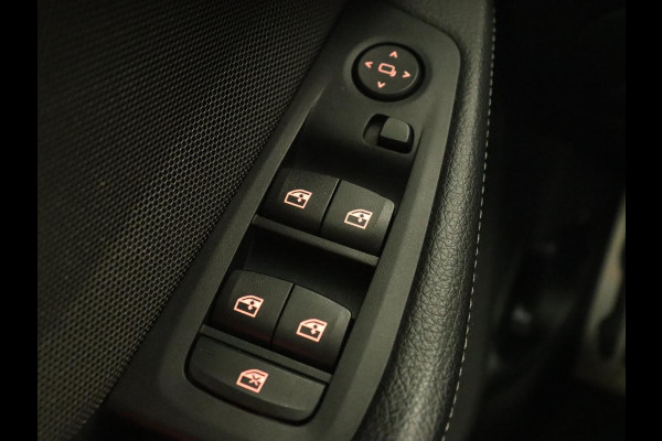 BMW 2 Serie 218i M Sport | Panoramadak | Sportstoelen | Leder | Camera | Carplay | Live Cockpit | Stoelverwarming | Getint glas | Navigatie | Climate control | Full LED
