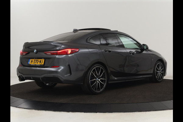 BMW 2 Serie 218i M Sport | Panoramadak | Sportstoelen | Leder | Camera | Carplay | Live Cockpit | Stoelverwarming | Getint glas | Navigatie | Climate control | Full LED