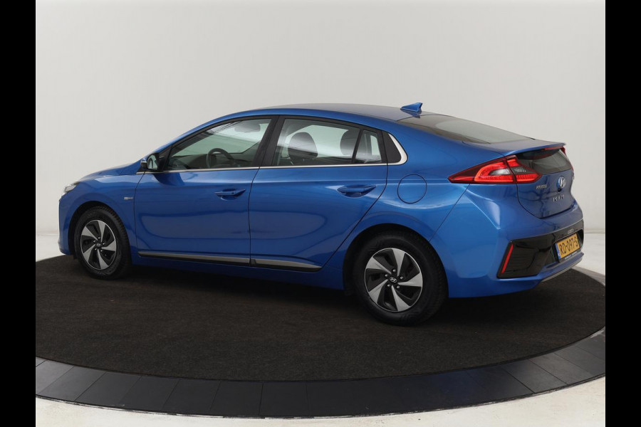 Hyundai IONIQ 1.6 GDi Comfort | Xenon | Carplay | Camera | Adaptive cruise | Keyless | Navigatie | Parkeerhulp | Climate control Hyundai IONIQ 1.6 GDi Comfort | Xenon | Carplay | Camera | Adaptive cruise | Keyless | Navigatie | Parkeerhulp | Climate control