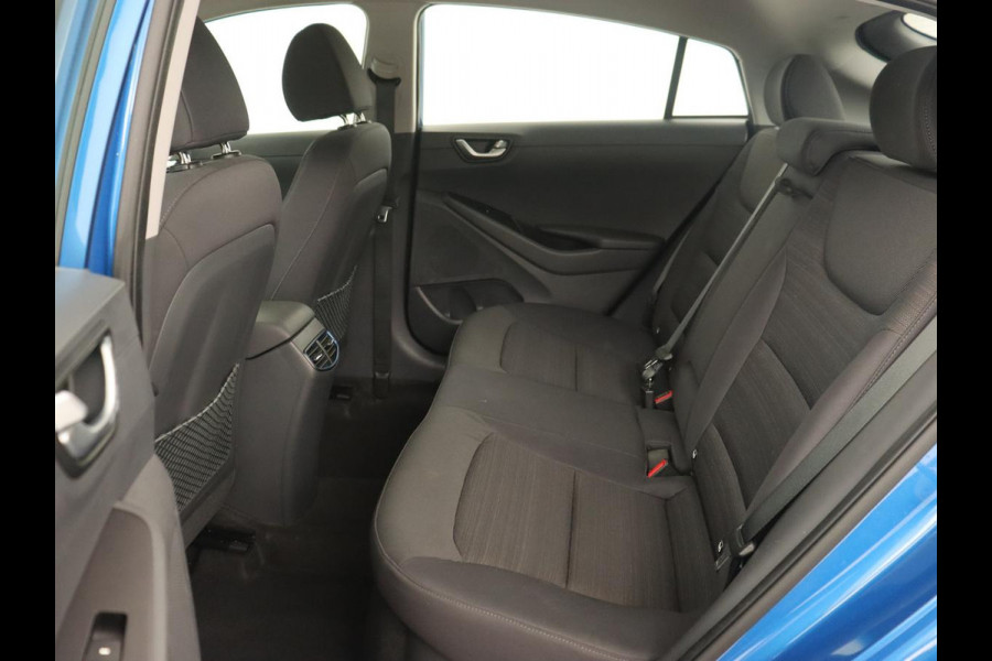 Hyundai IONIQ 1.6 GDi Comfort | Xenon | Carplay | Camera | Adaptive cruise | Keyless | Navigatie | Parkeerhulp | Climate control Hyundai IONIQ 1.6 GDi Comfort | Xenon | Carplay | Camera | Adaptive cruise | Keyless | Navigatie | Parkeerhulp | Climate control