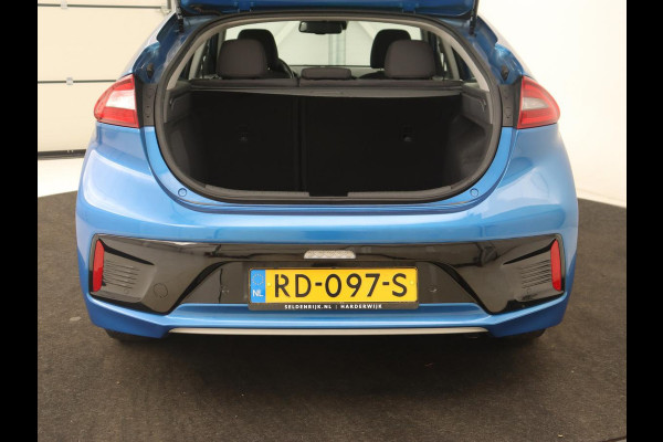 Hyundai IONIQ 1.6 GDi Comfort | Xenon | Carplay | Camera | Adaptive cruise | Keyless | Navigatie | Parkeerhulp | Climate control Hyundai IONIQ 1.6 GDi Comfort | Xenon | Carplay | Camera | Adaptive cruise | Keyless | Navigatie | Parkeerhulp | Climate control