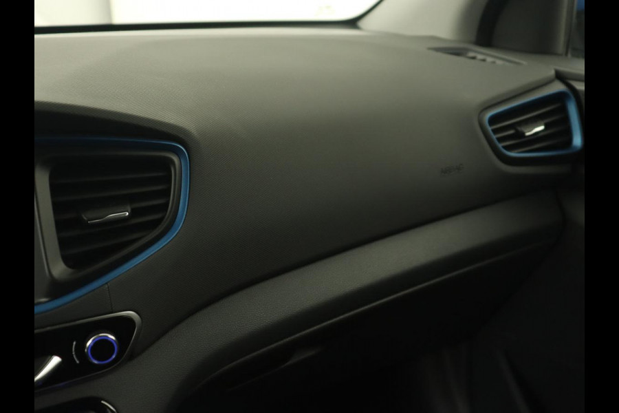 Hyundai IONIQ 1.6 GDi Comfort | Xenon | Carplay | Camera | Adaptive cruise | Keyless | Navigatie | Parkeerhulp | Climate control Hyundai IONIQ 1.6 GDi Comfort | Xenon | Carplay | Camera | Adaptive cruise | Keyless | Navigatie | Parkeerhulp | Climate control