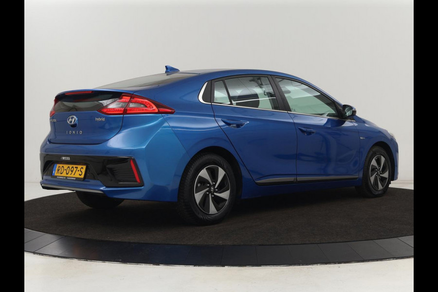 Hyundai IONIQ 1.6 GDi Comfort | Xenon | Carplay | Camera | Adaptive cruise | Keyless | Navigatie | Parkeerhulp | Climate control Hyundai IONIQ 1.6 GDi Comfort | Xenon | Carplay | Camera | Adaptive cruise | Keyless | Navigatie | Parkeerhulp | Climate control