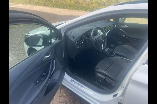 Opel Astra Sports Tourer 1.2 Design & Tech / camera / trekhaak